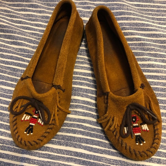 Minnetonka Women's Thunderbird II Moccasins - Picture 2 of 4